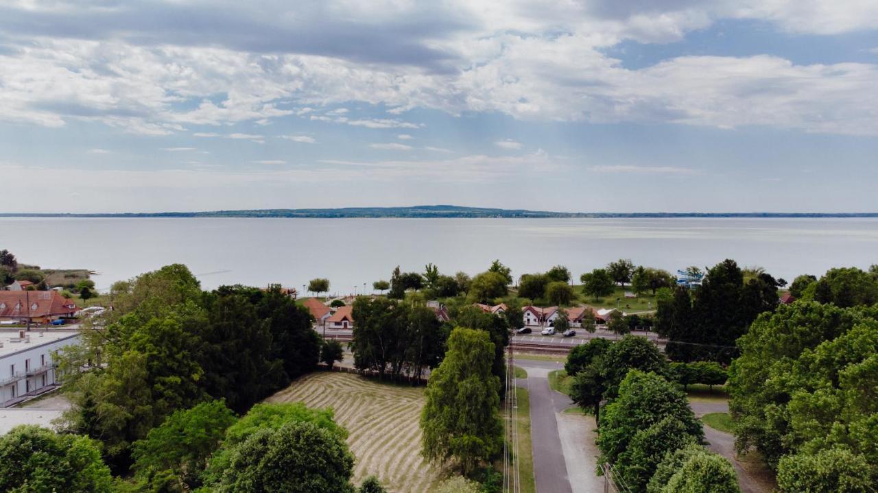 Nyirfa Apartman Vonyarcvashegy Extérieur photo